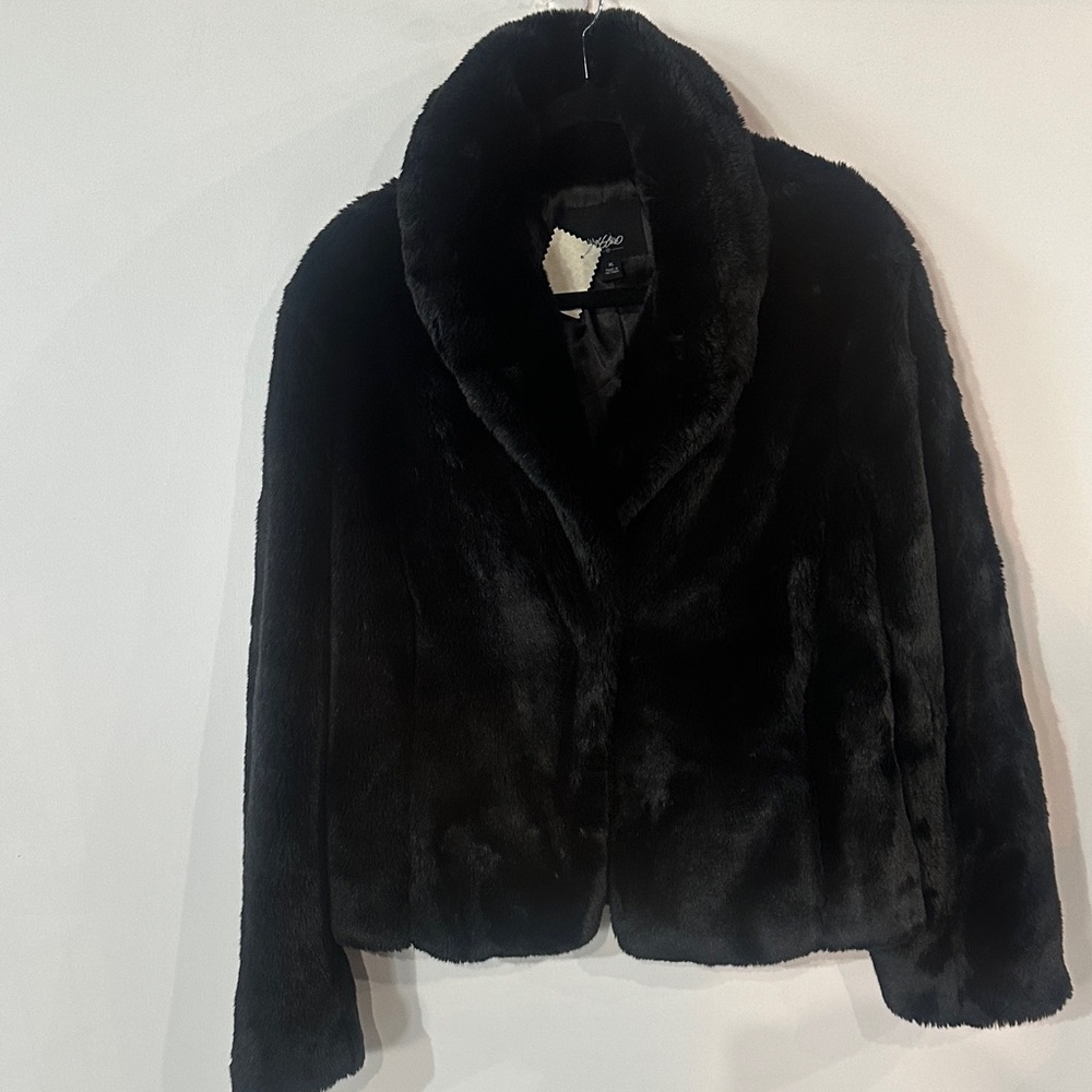 Elegant Black Faux Fur Jacket